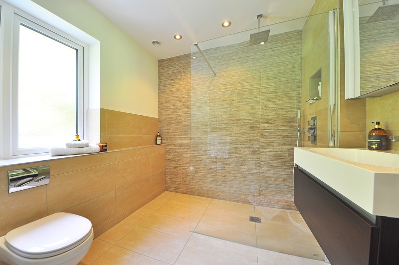 Cómo escoger el mejor alicatado para el baño de tu casa